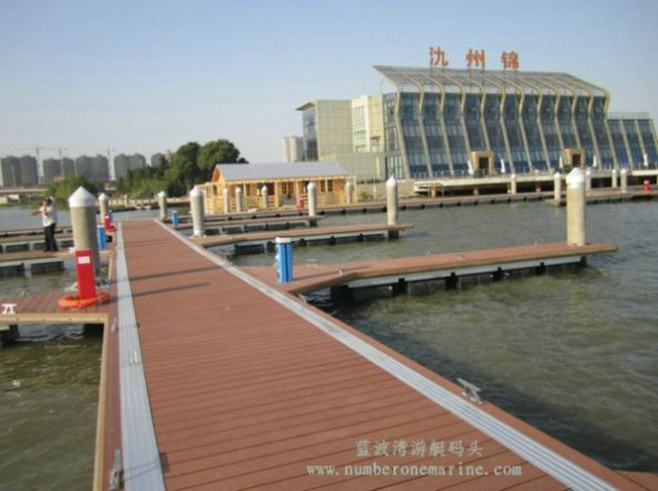 专业承建游艇码头，**上浮桥，**上**