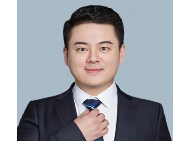 闫培显律师